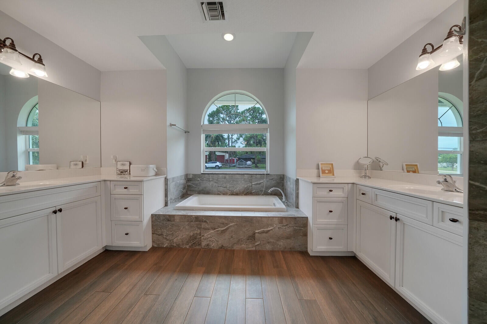 Residence photo 25