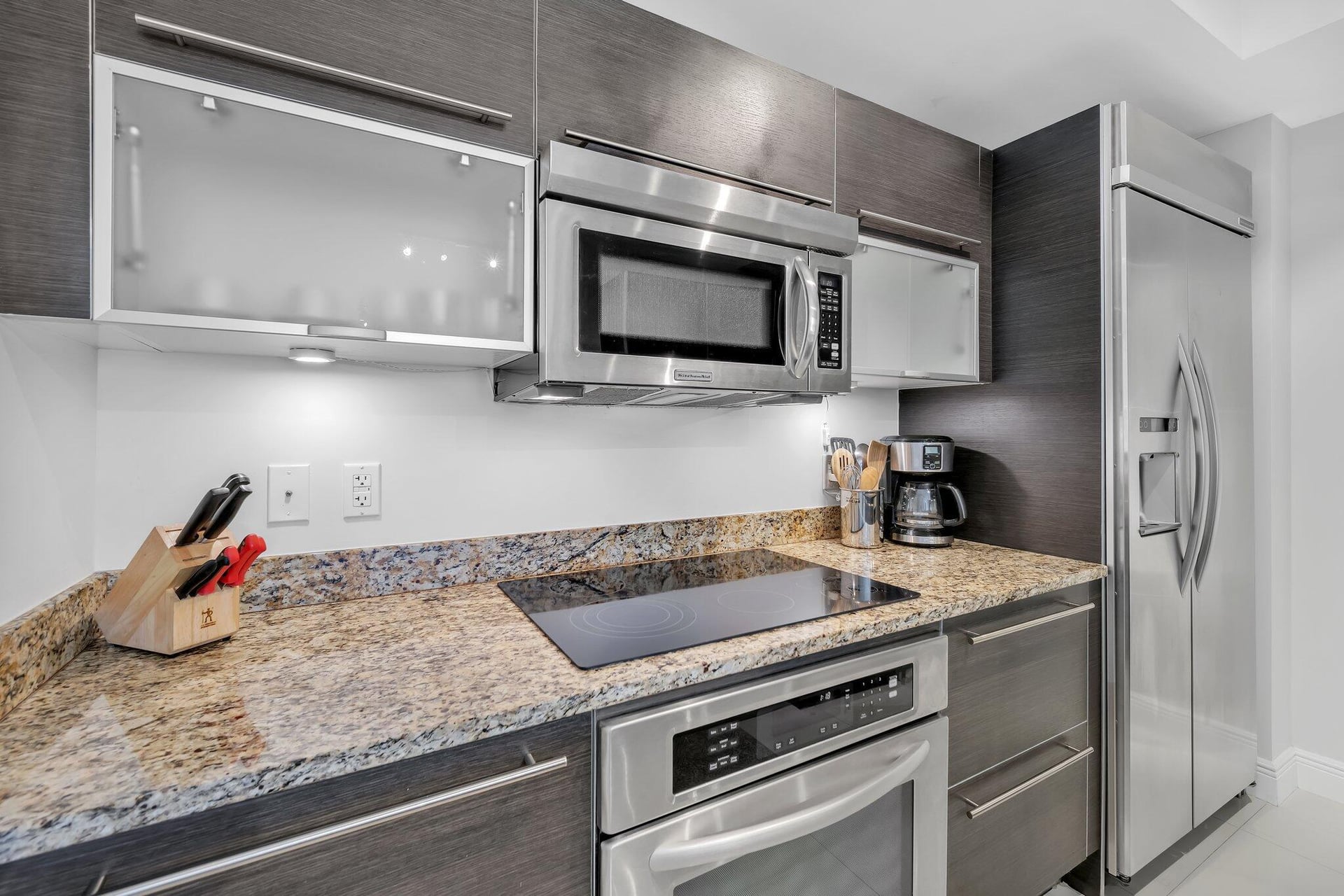 CityPlace South Tower Unit 820 photo 9