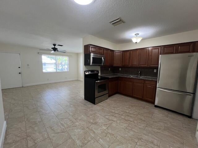 Residence photo 4