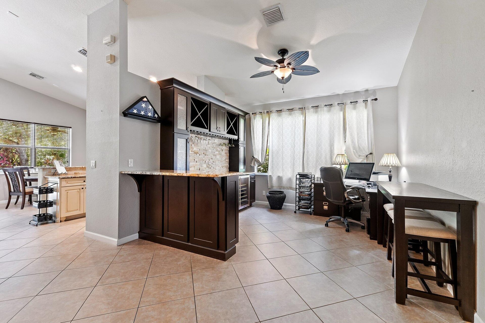 Residence photo 14