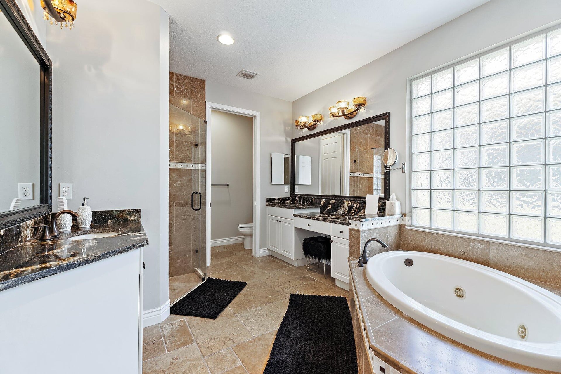 Residence photo 36