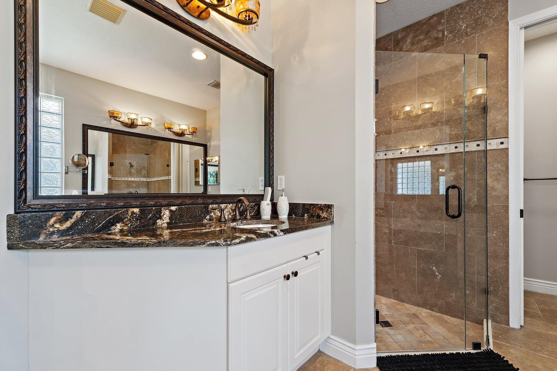 Residence photo 38