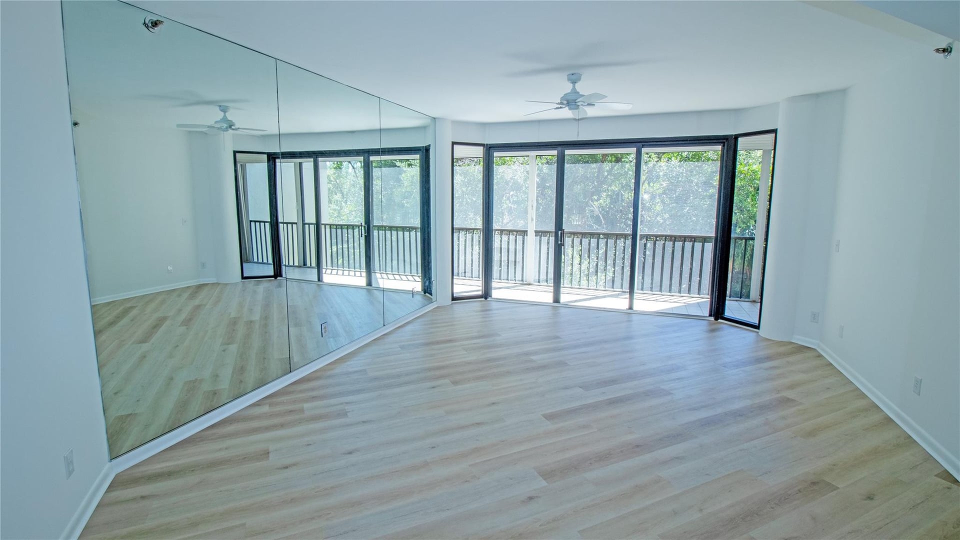  Unit 213 photo 4