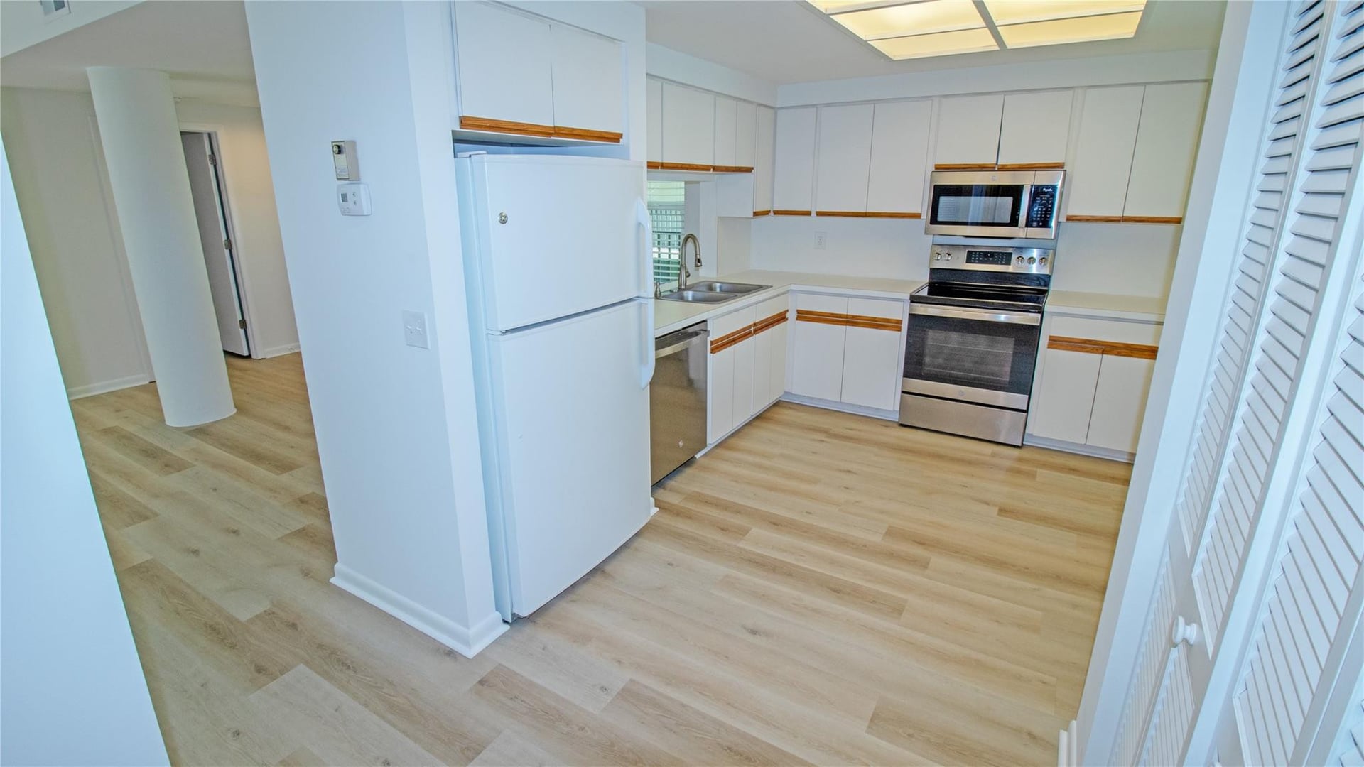  Unit 213 photo 9