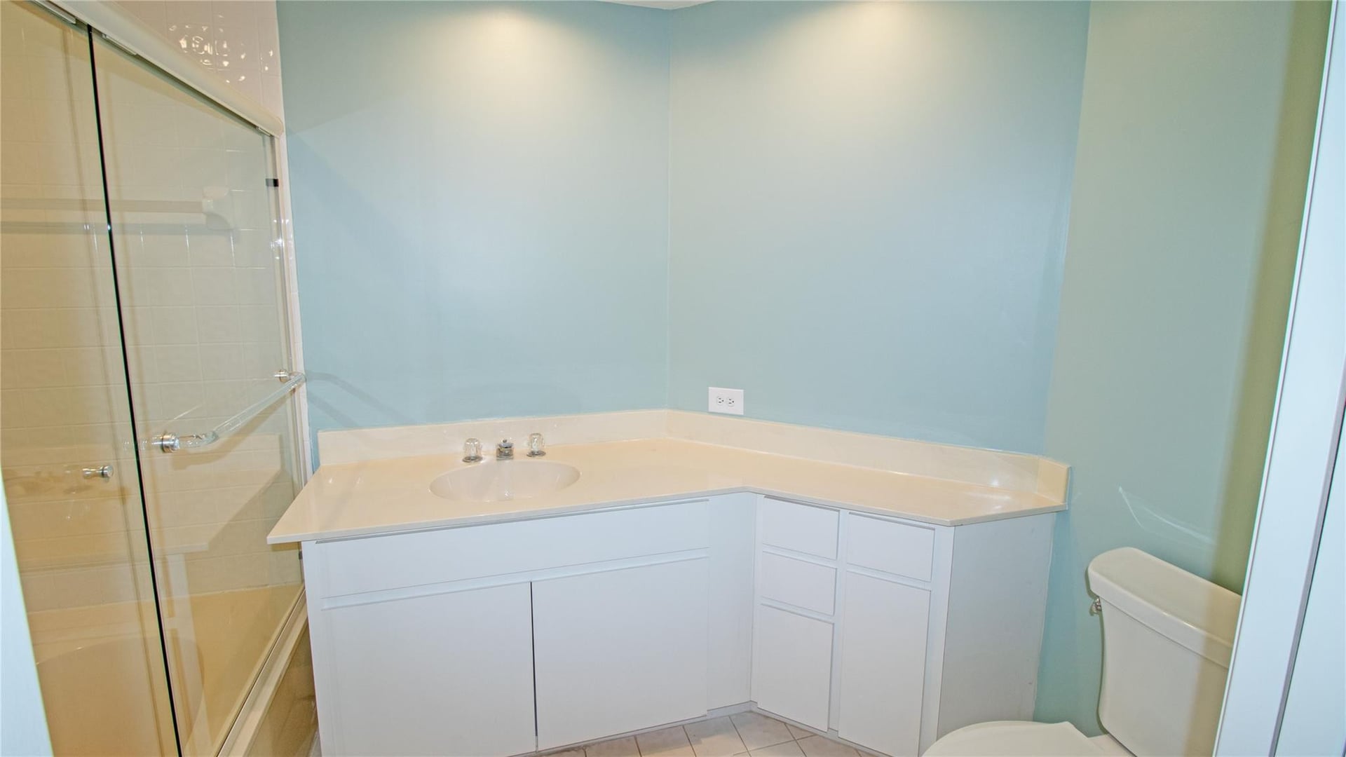  Unit 213 photo 16