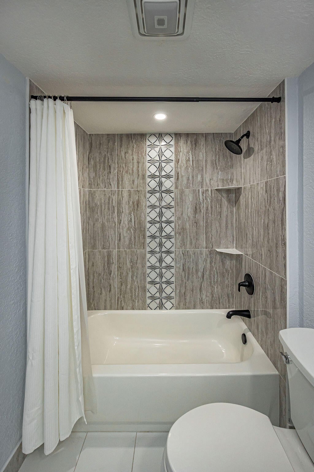 Unit 301 photo 16
