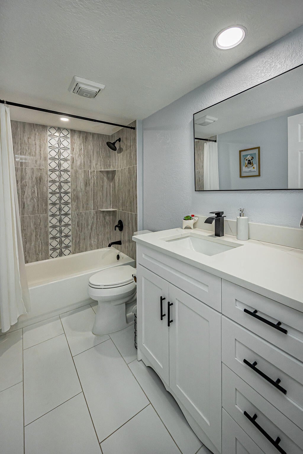 Unit 301 photo 17