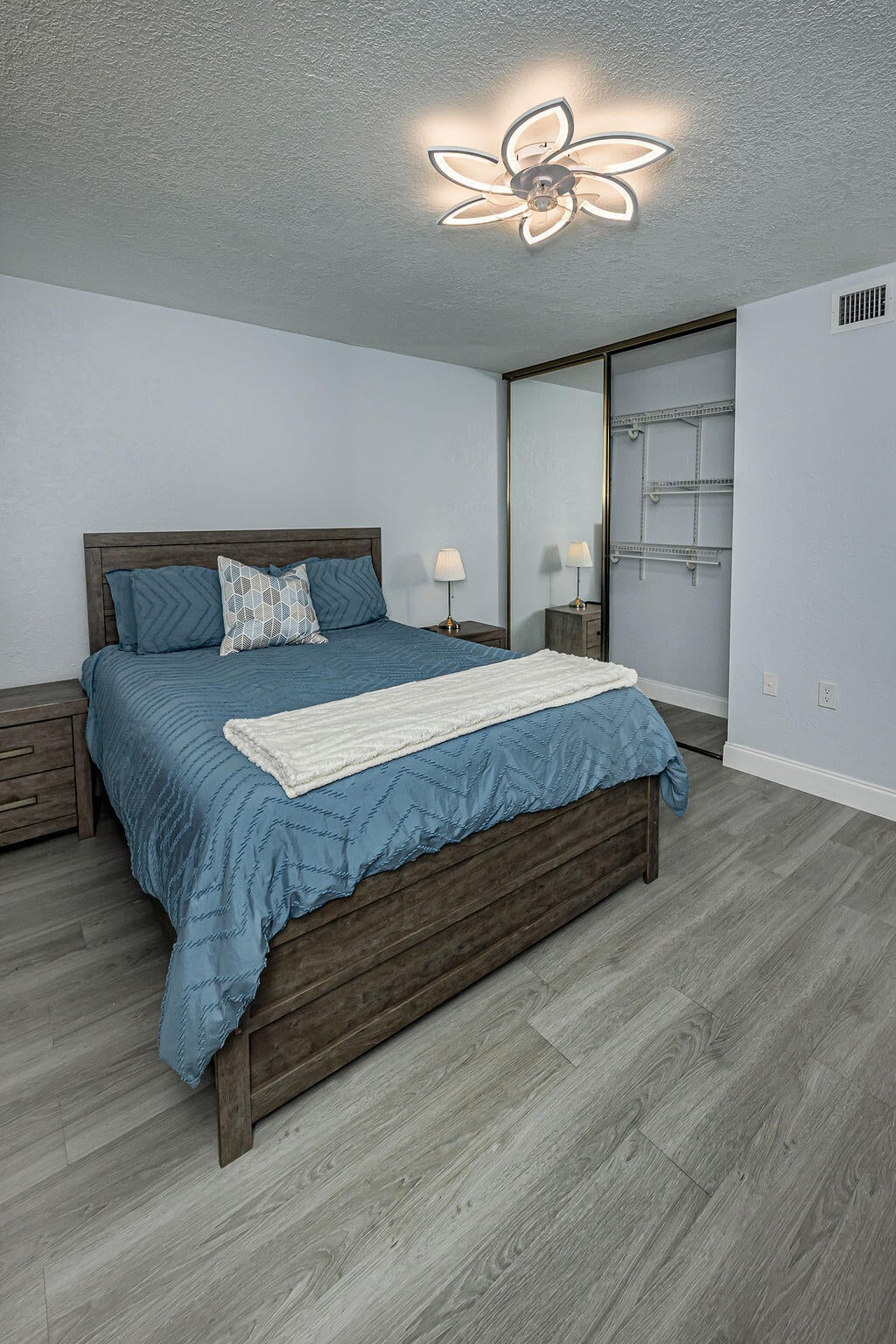 Unit 301 photo 26