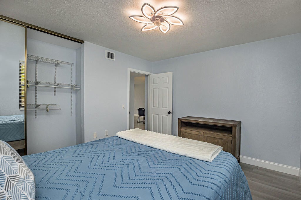 Unit 301 photo 27