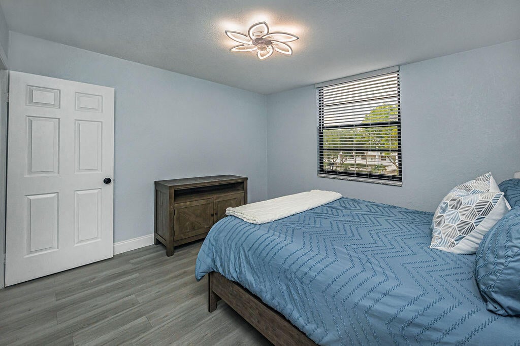 Unit 301 photo 28