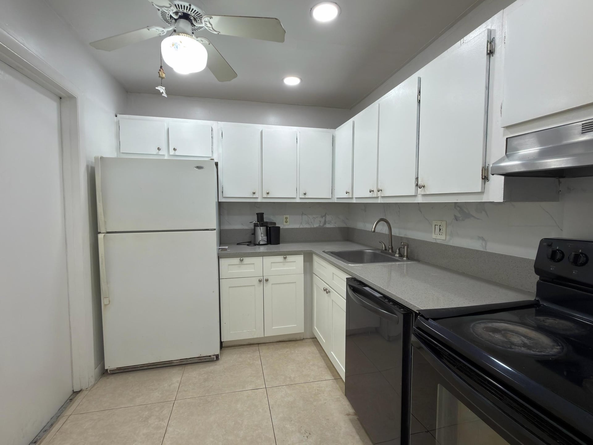 Unit 0370 photo 5