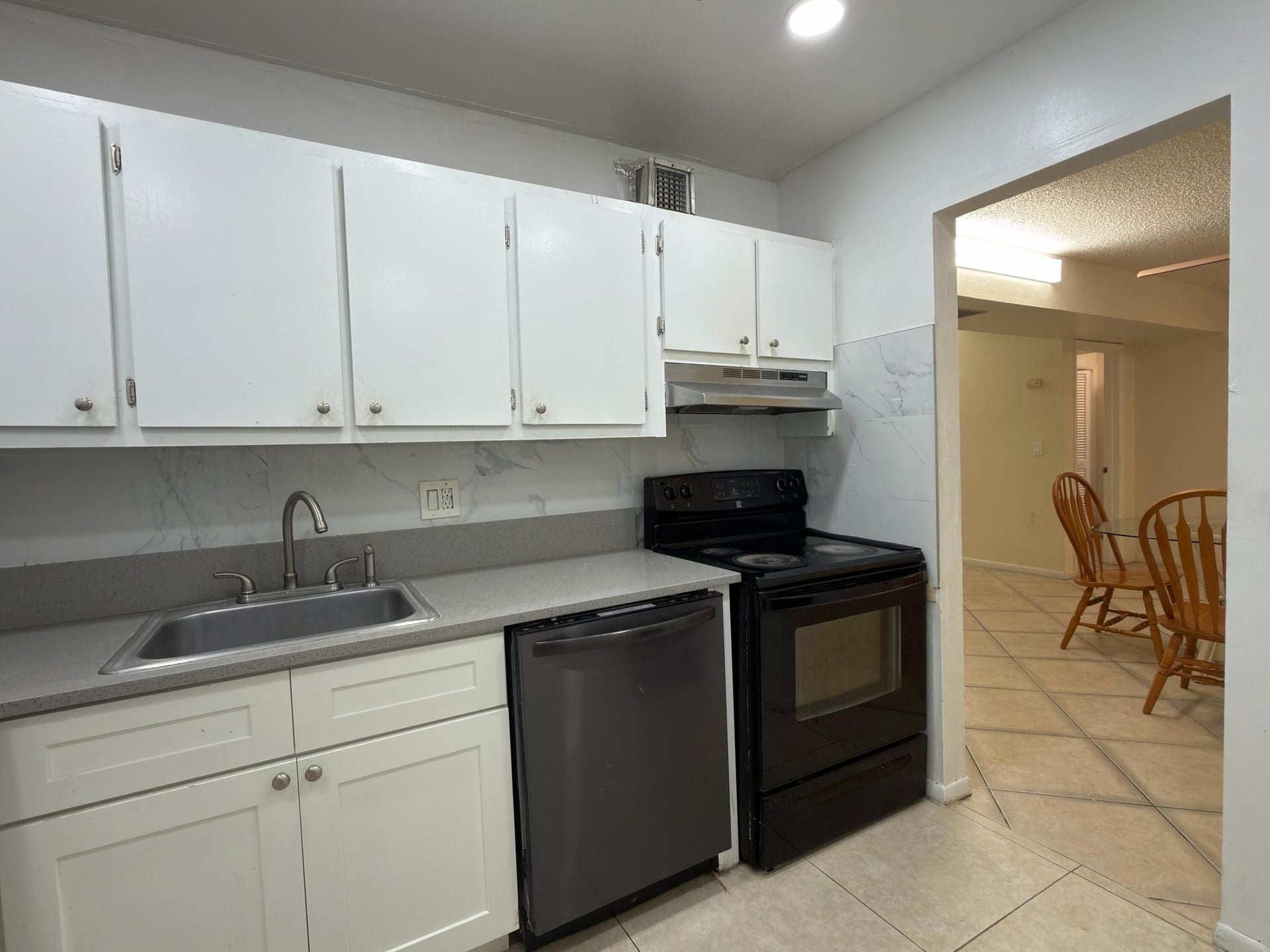 Unit 0370 photo 6