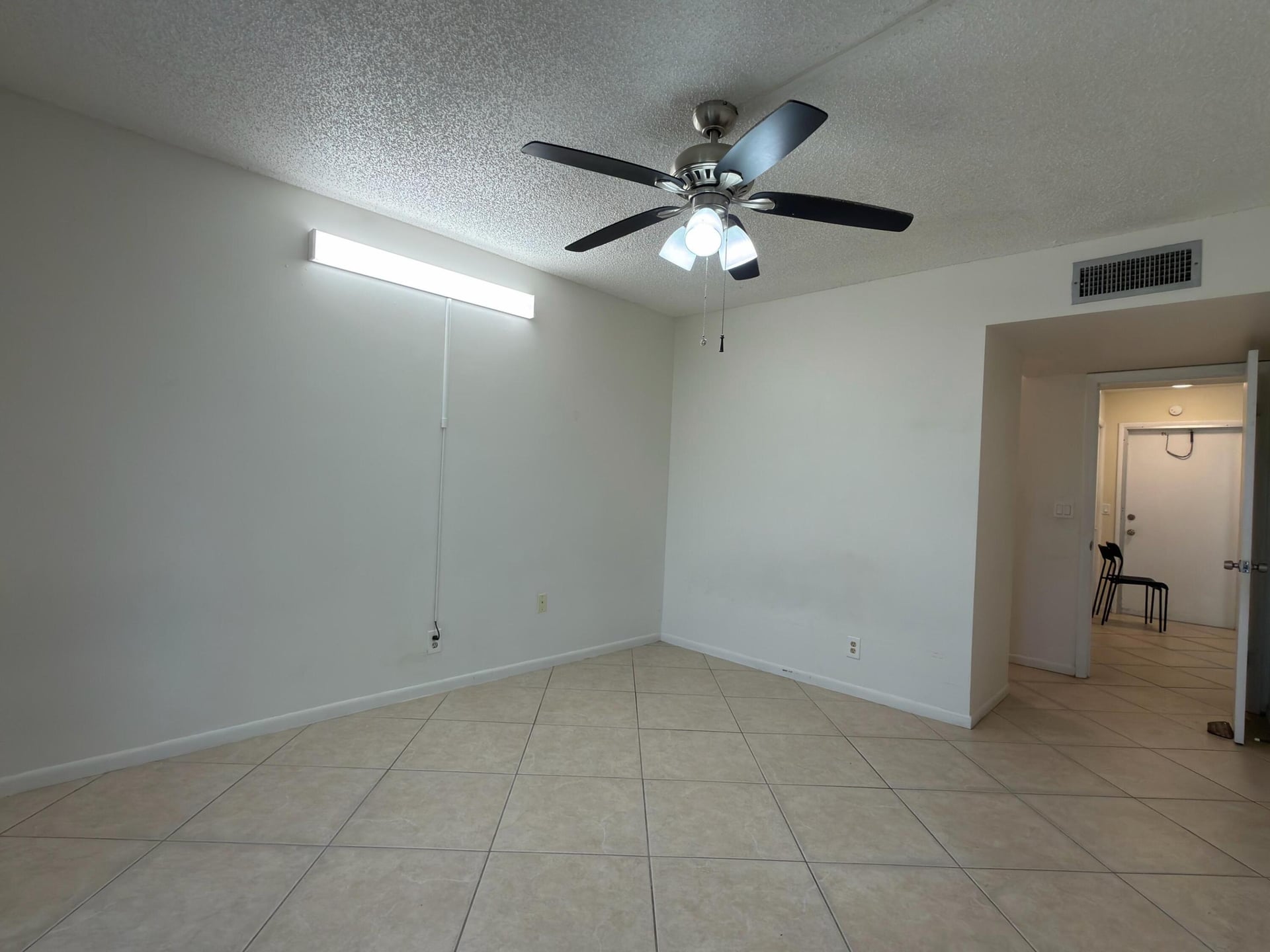 Unit 0370 photo 8