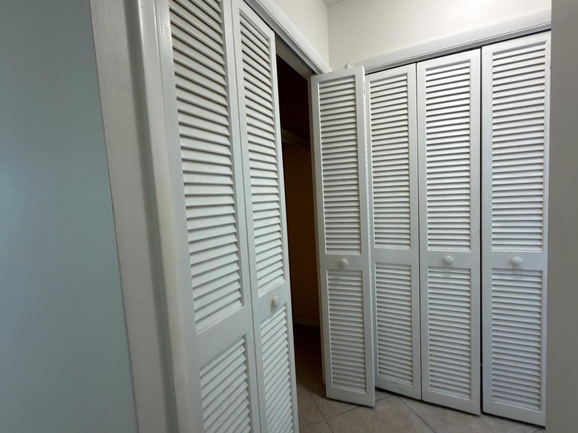 Unit 0370 photo 11