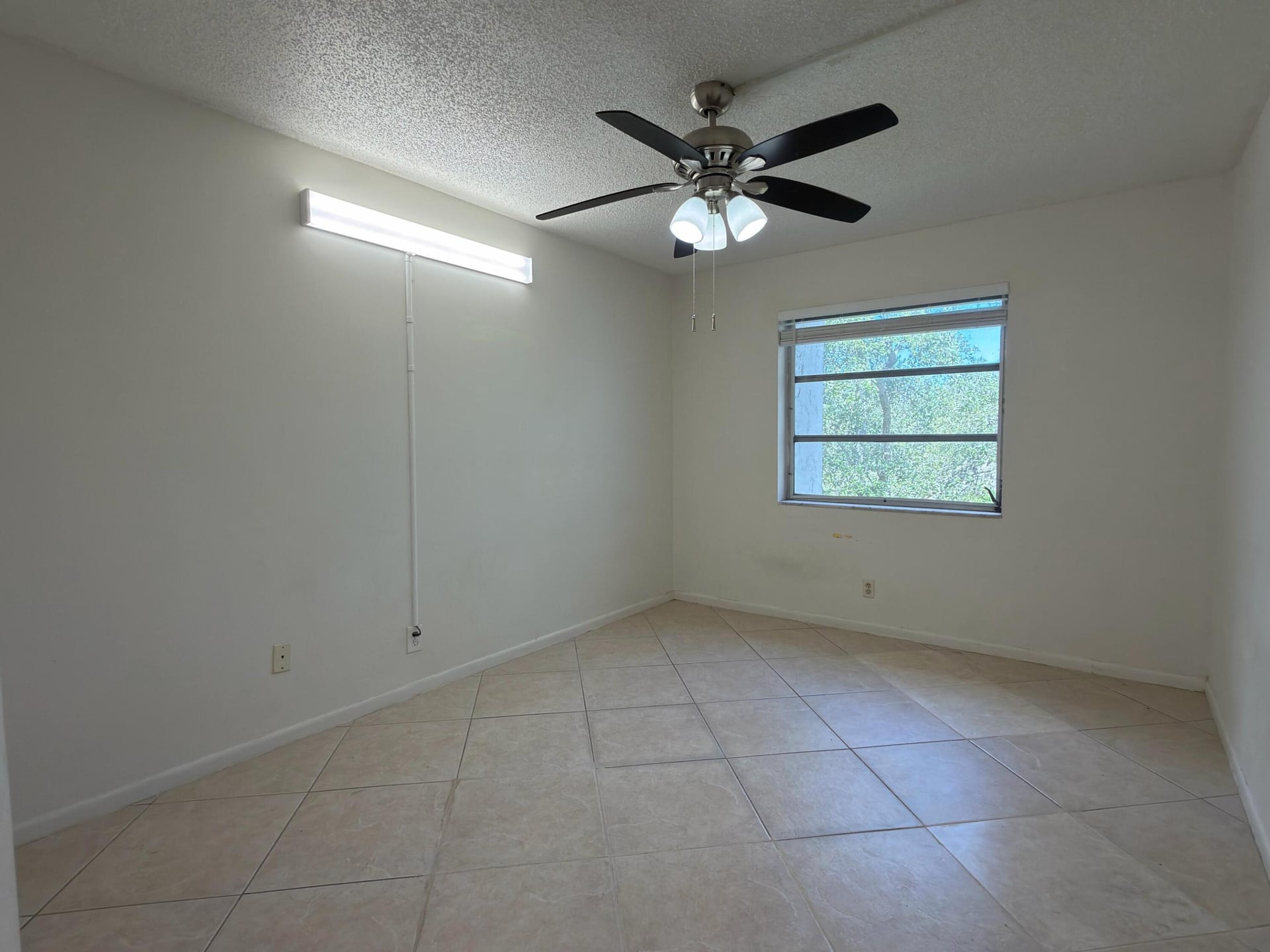 Unit 0370 photo 12