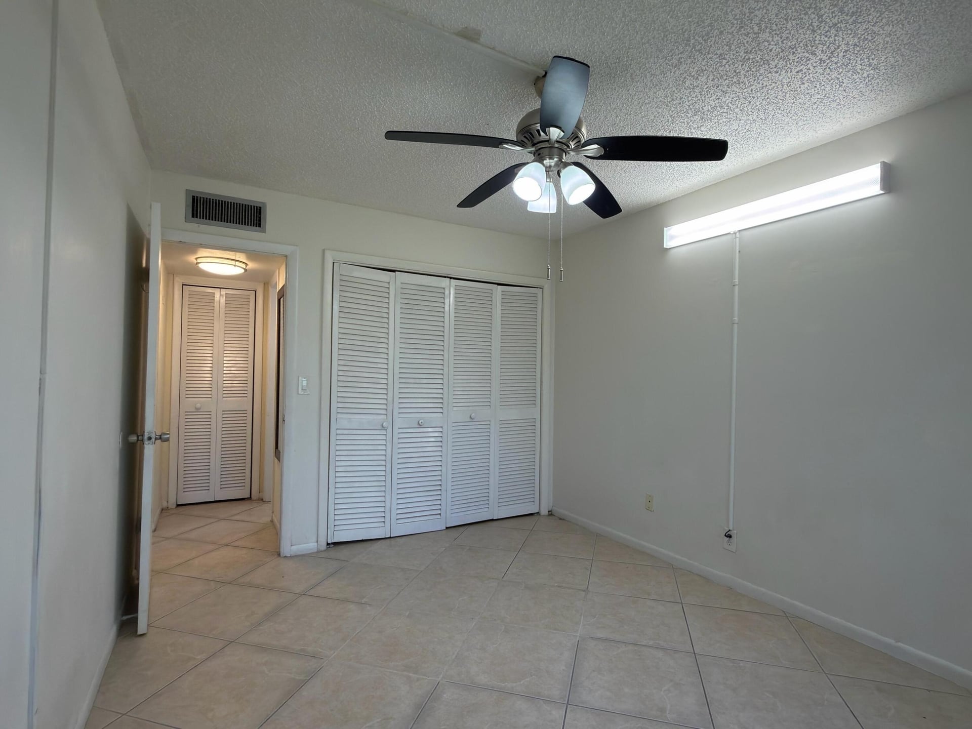 Unit 0370 photo 13