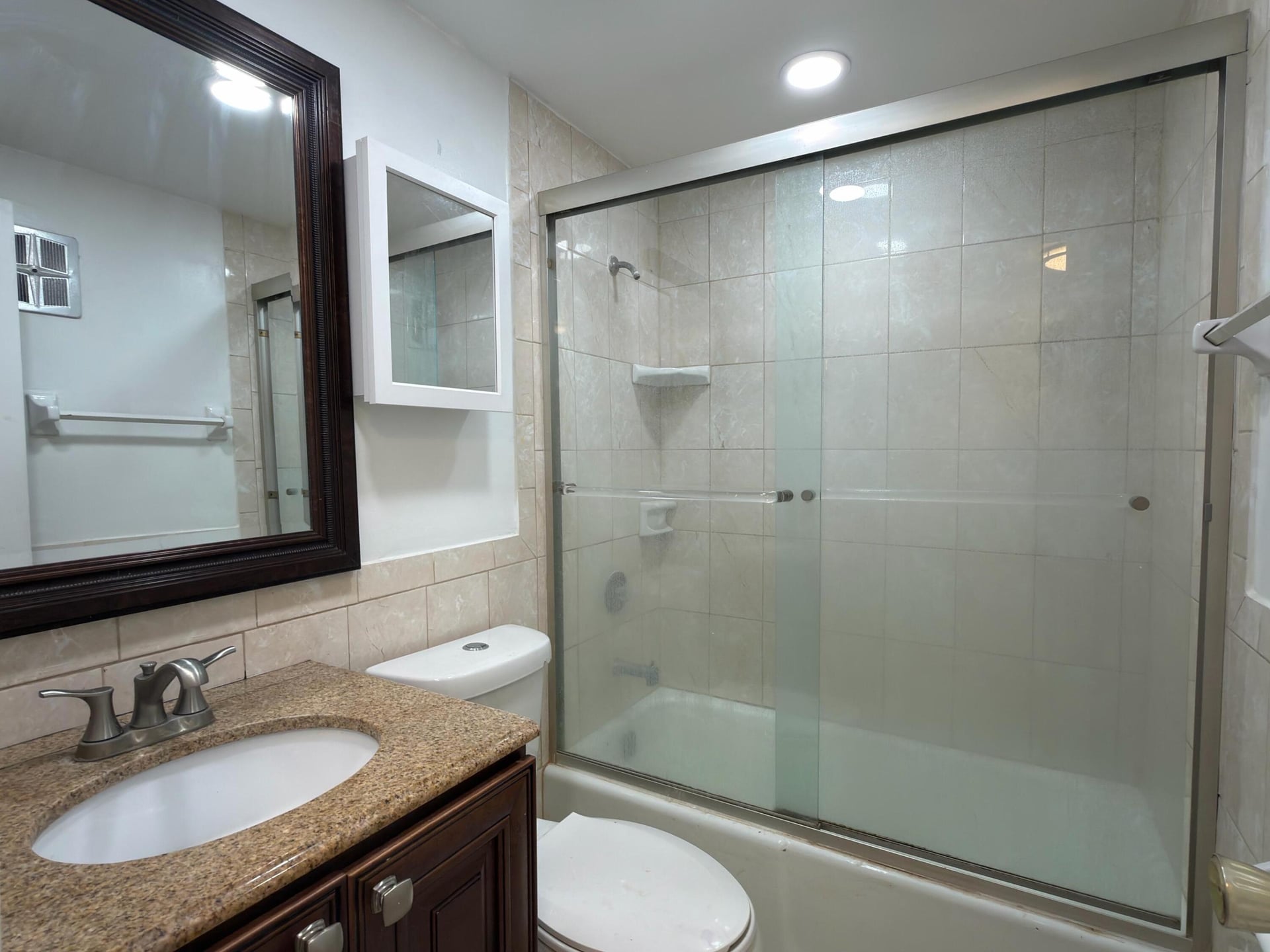 Unit 0370 photo 14
