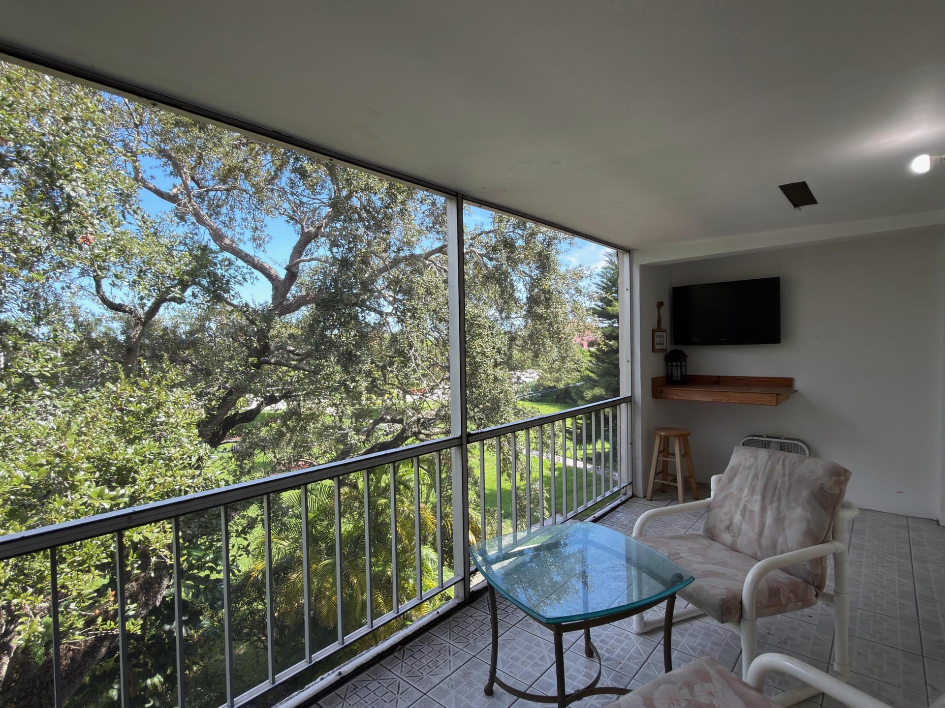Unit 0370 photo 17