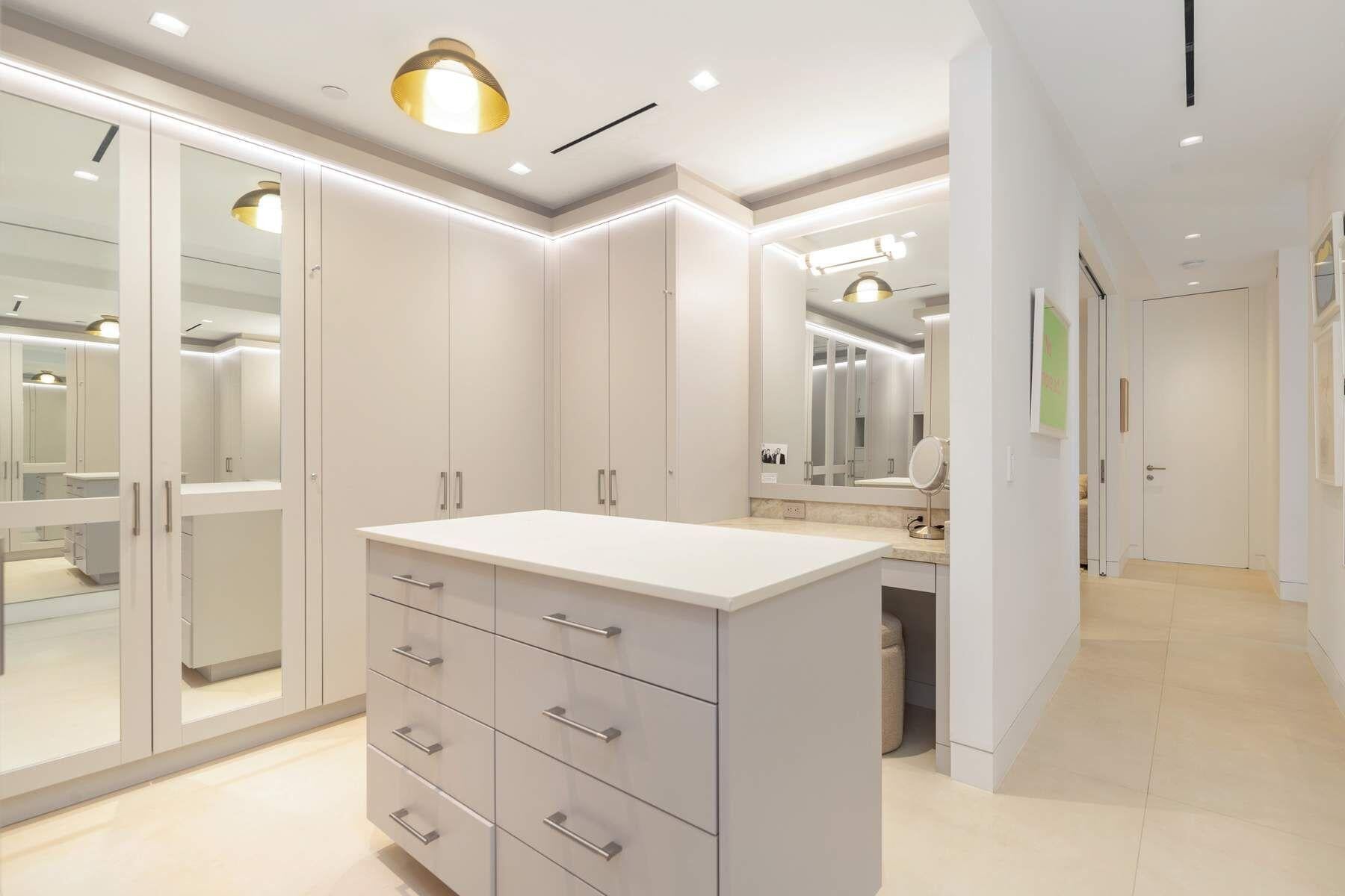 Sloan's Curve Palm Beach Unit S-507 photo 14