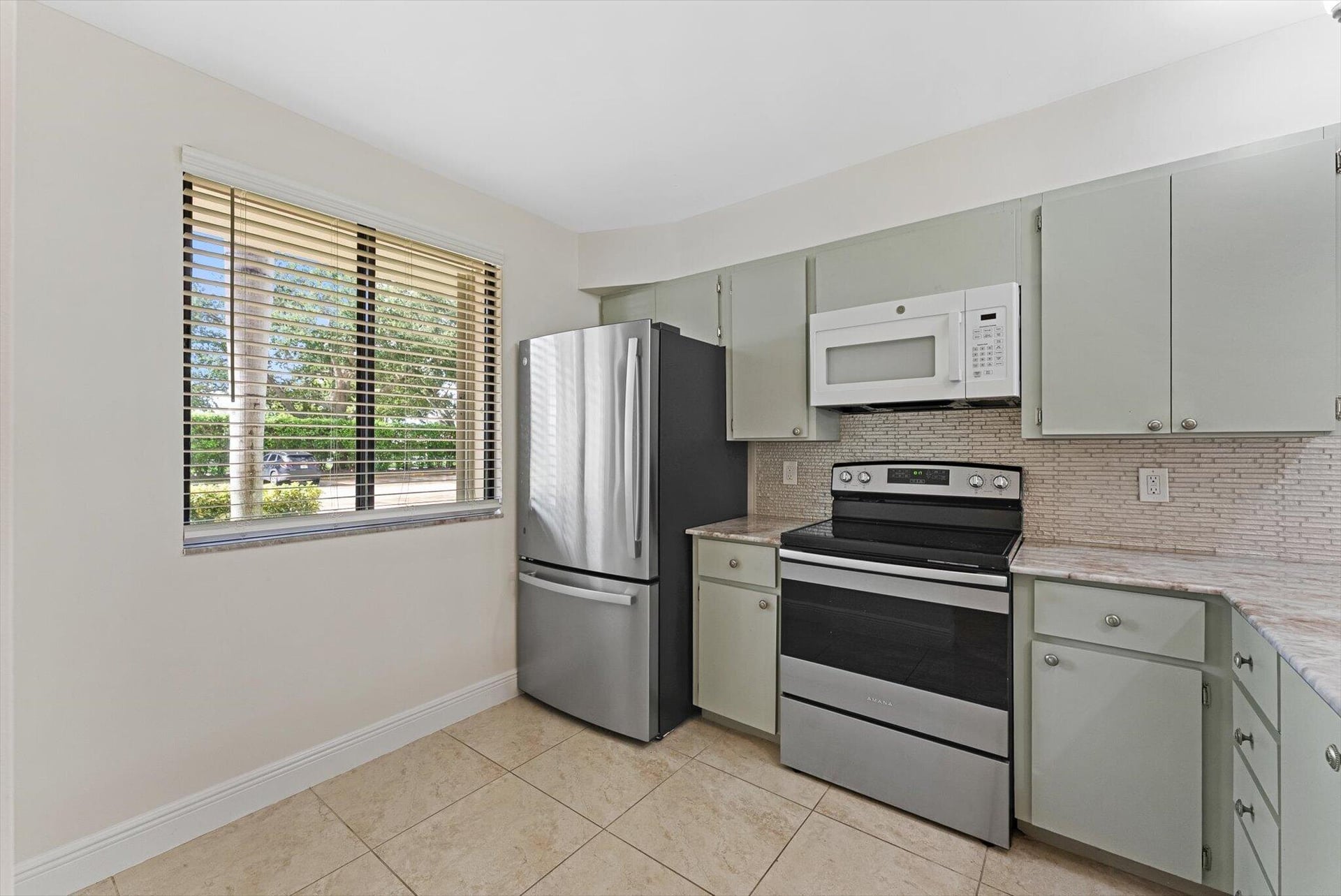  Unit 102 photo 5