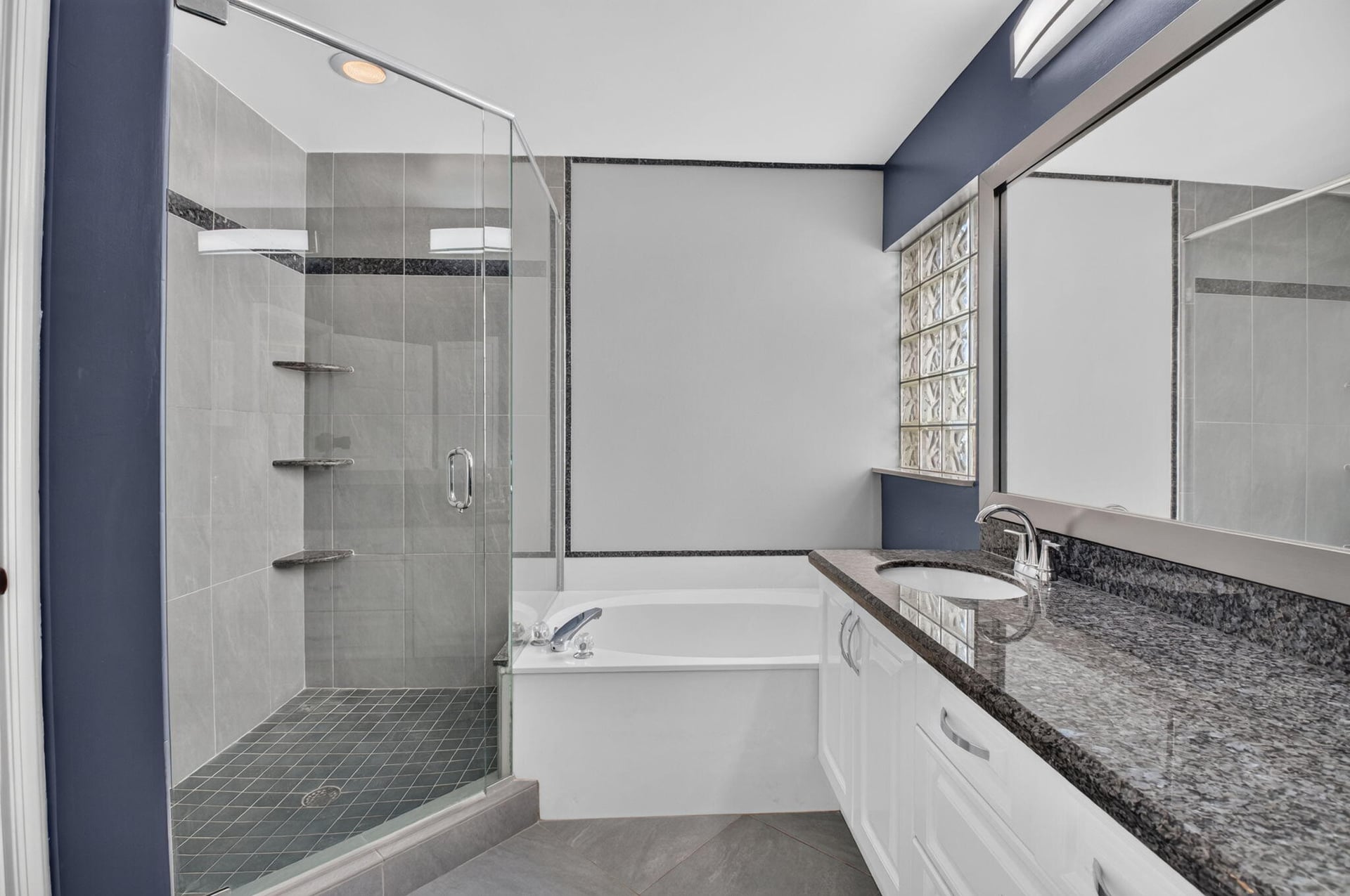 Residence photo 30