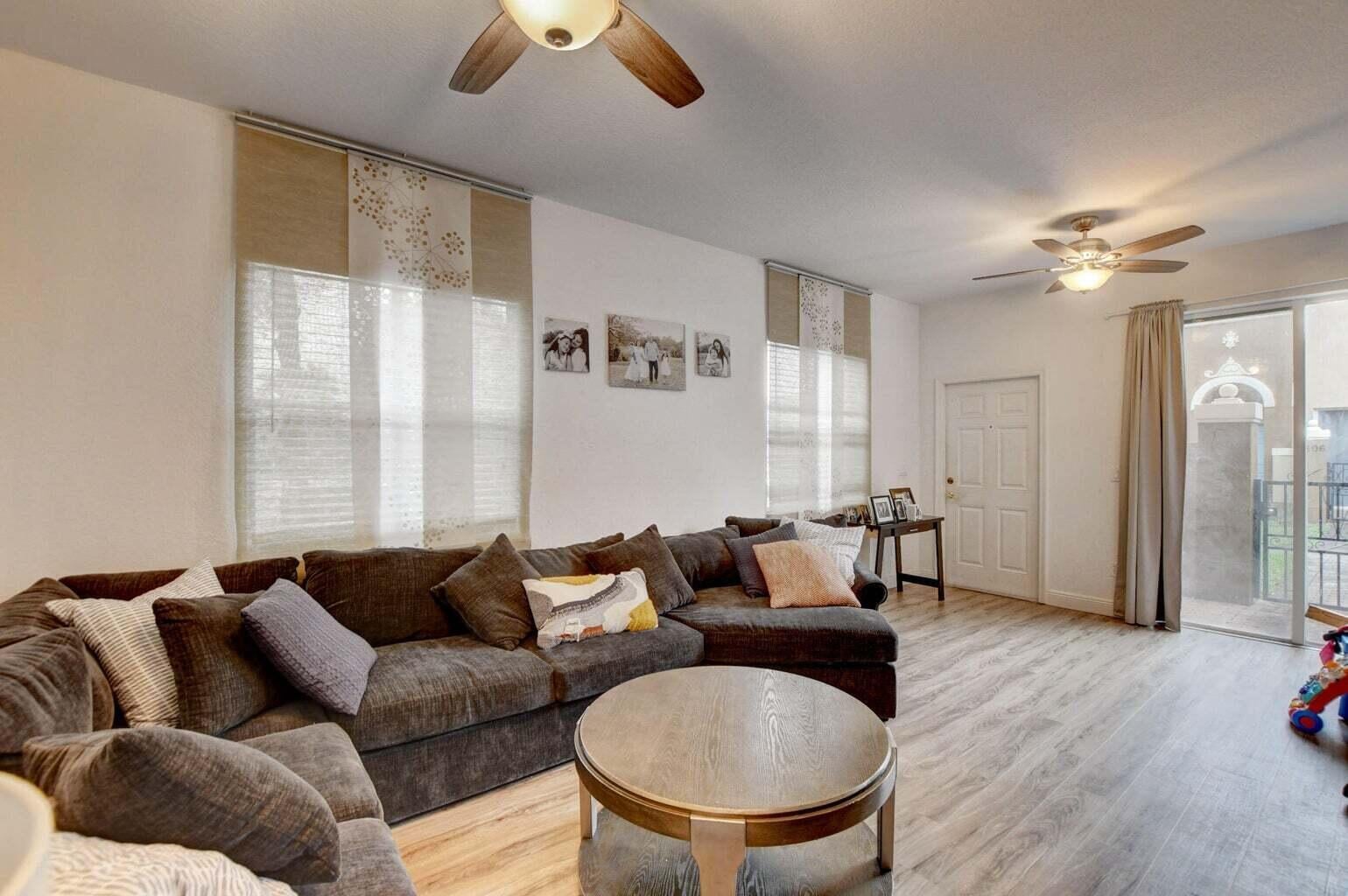  Unit 1901 photo 6