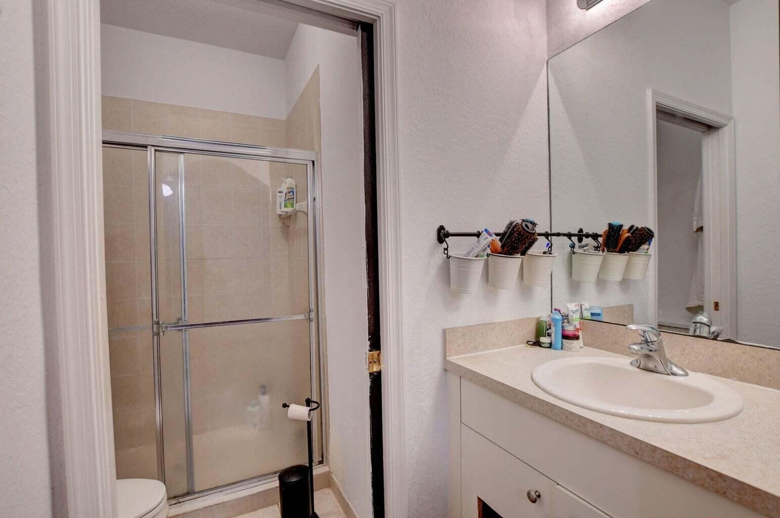  Unit 1901 photo 15