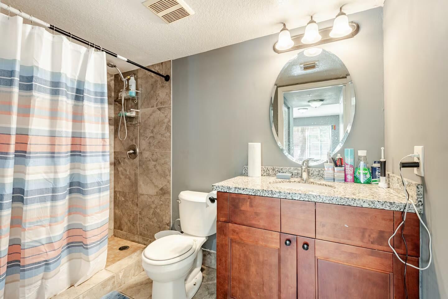 Unit 105 photo 16