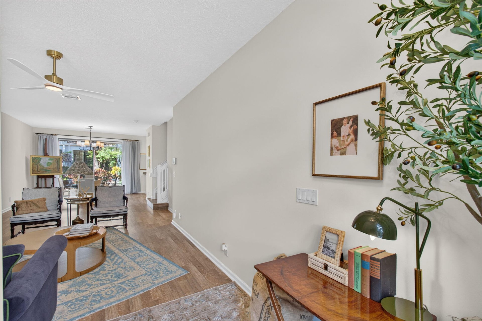  Residence photo 6