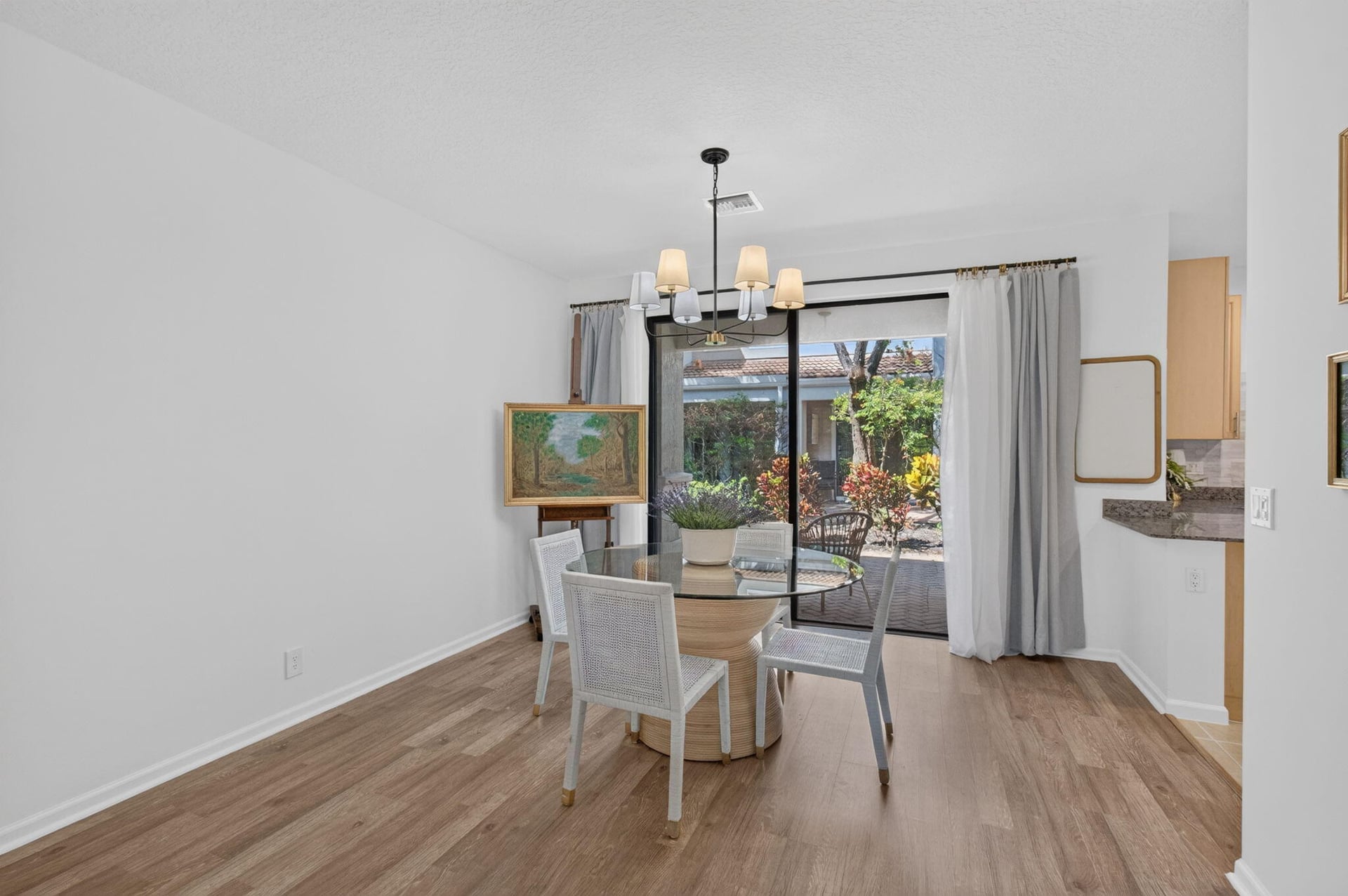  Residence photo 15