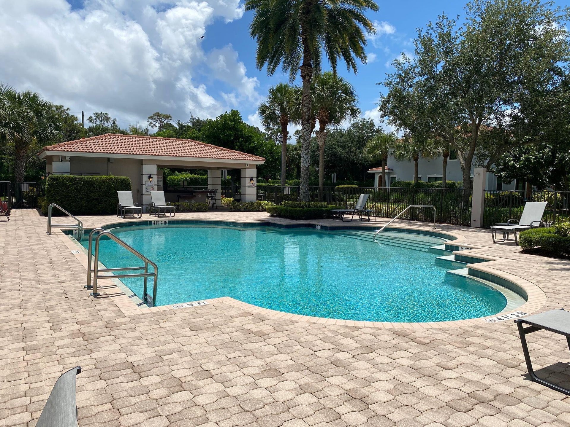  Residence photo 84