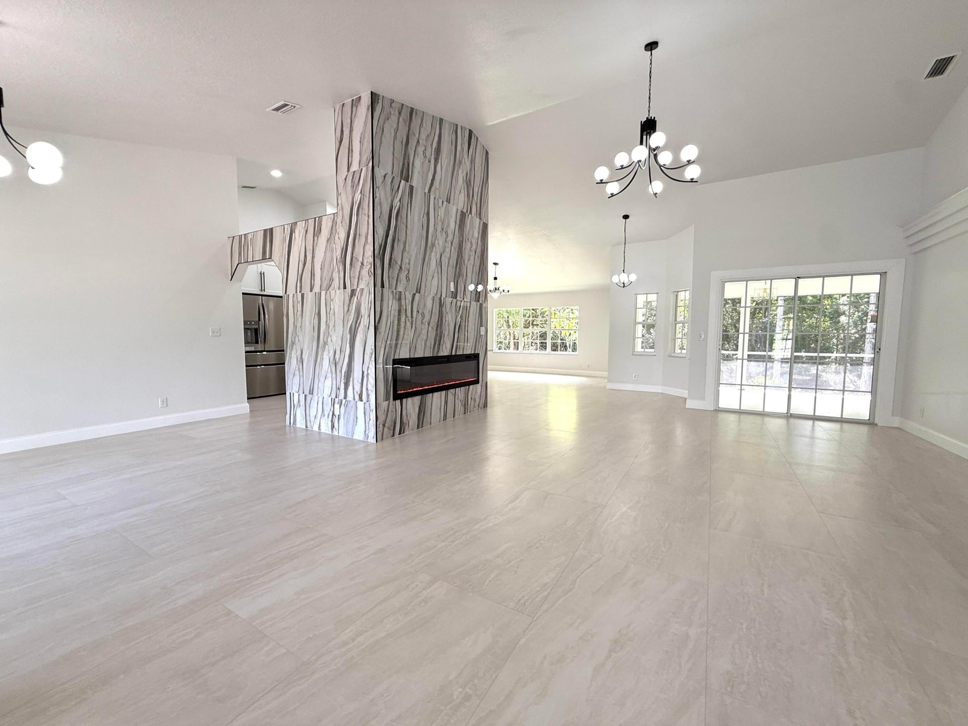 Residence photo 98