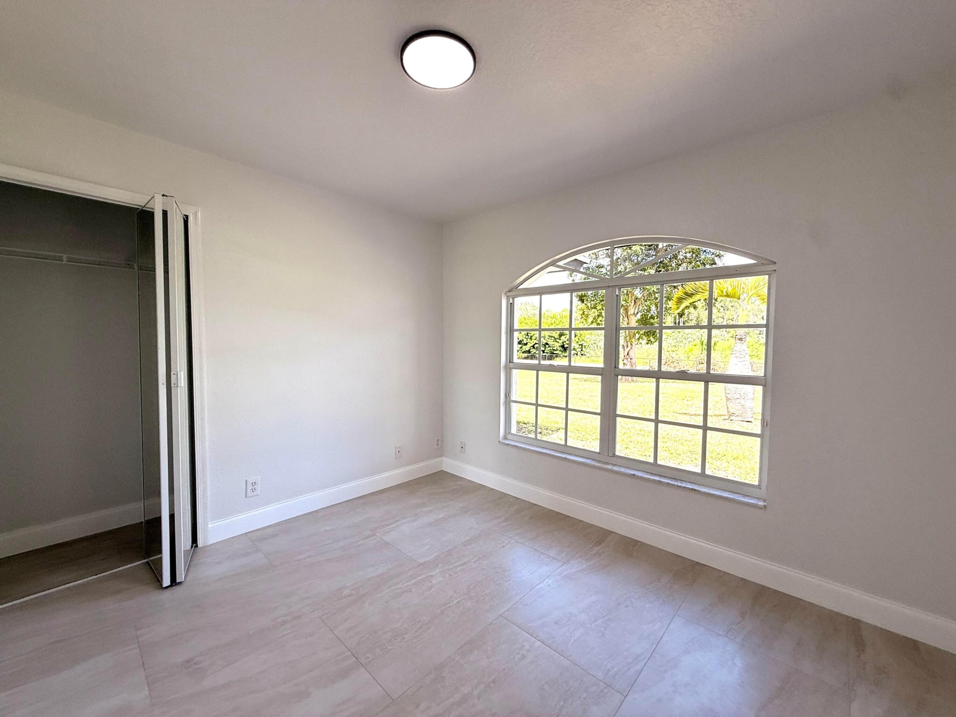 Residence photo 99