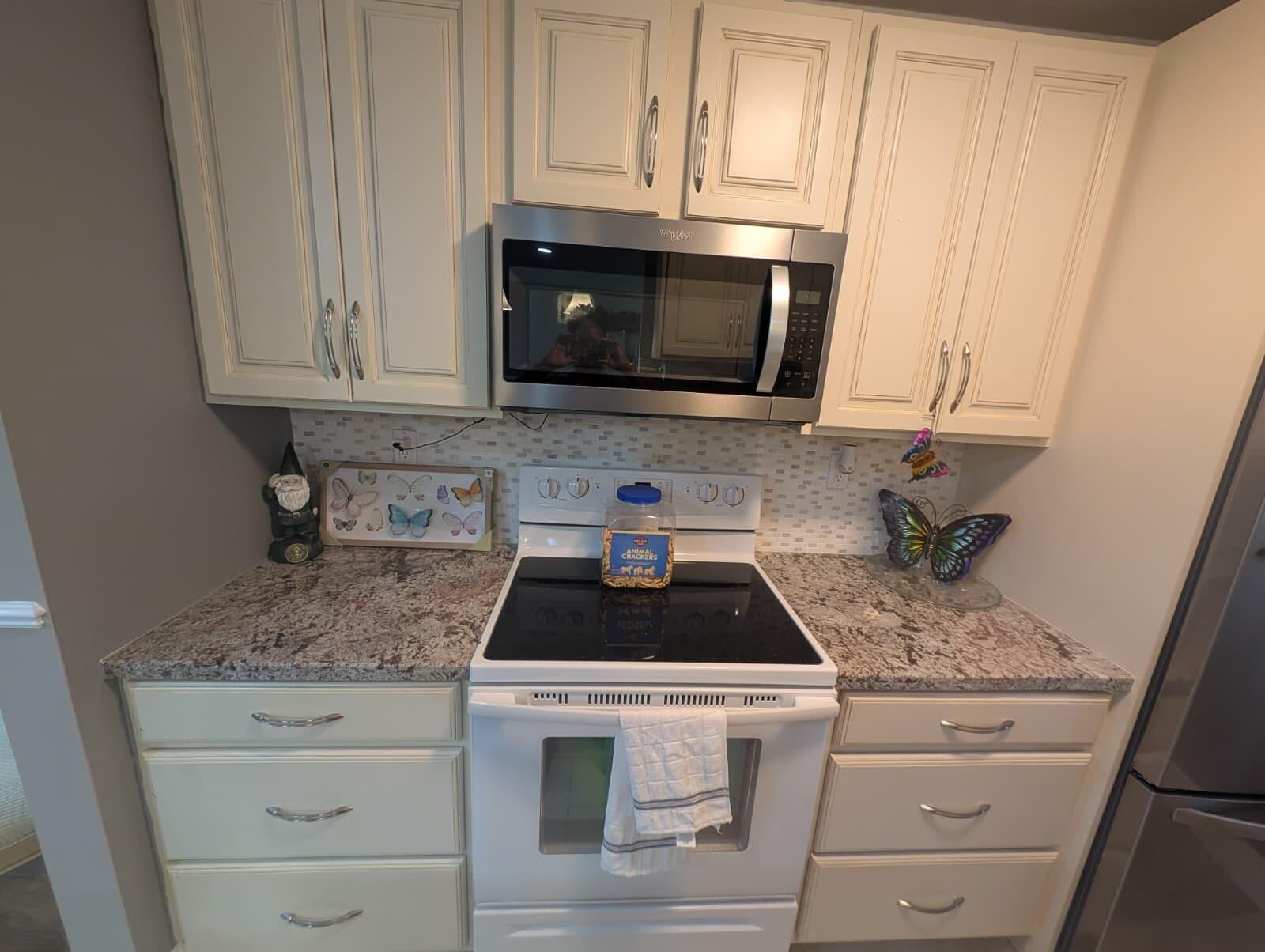 Unit B photo 3