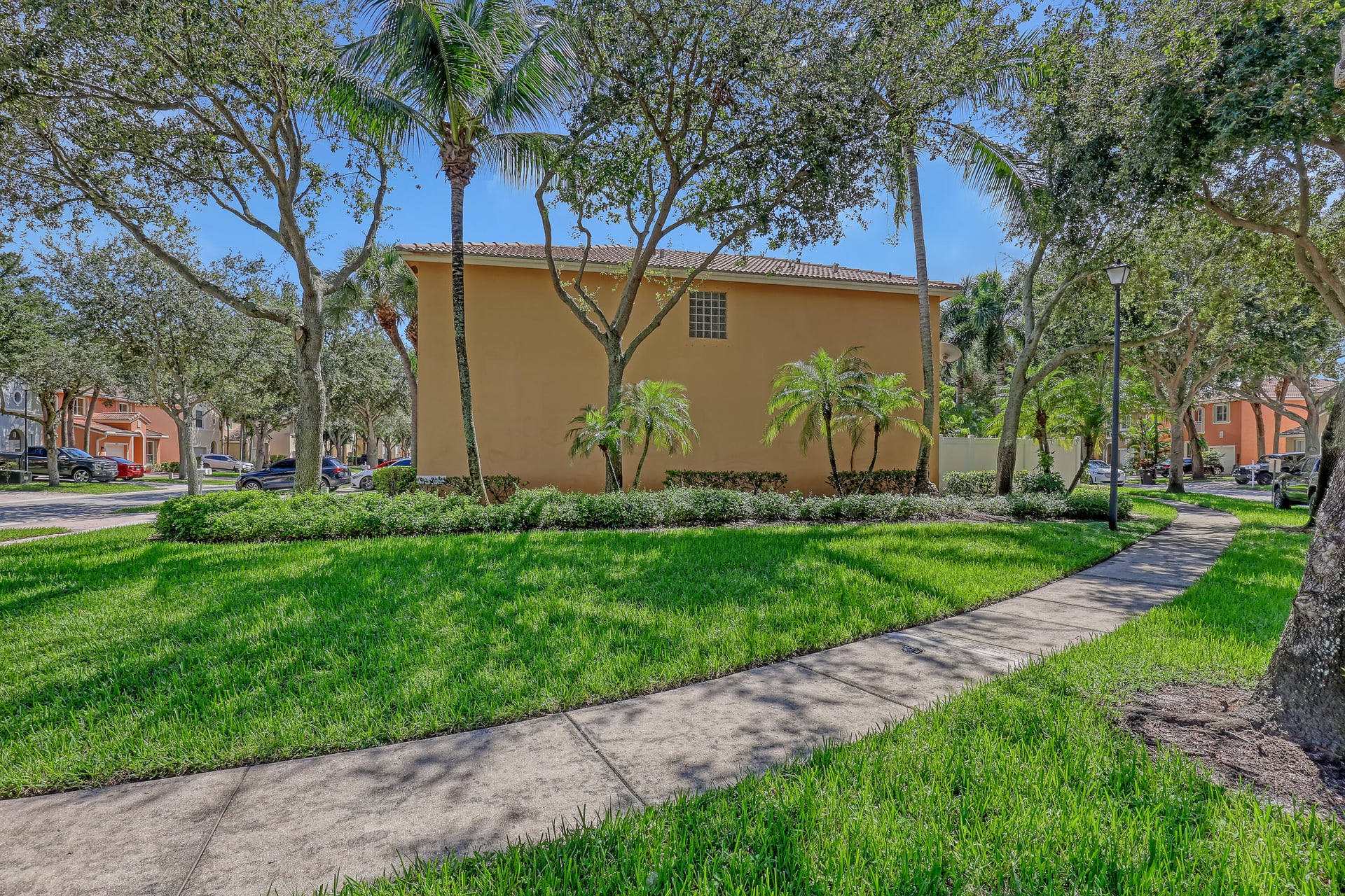 Residence photo 2