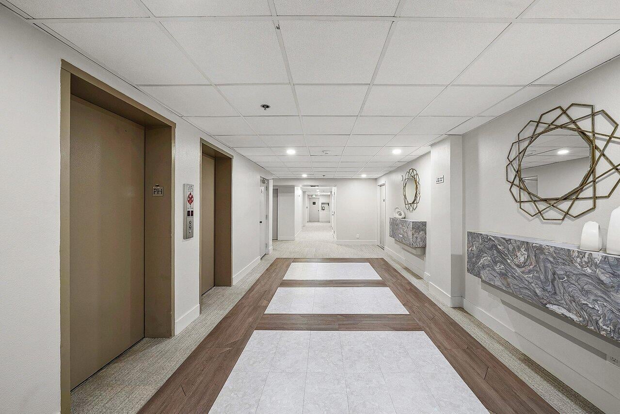  Unit 502 photo 6
