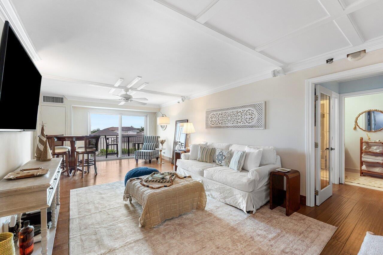  Unit 502 photo 9