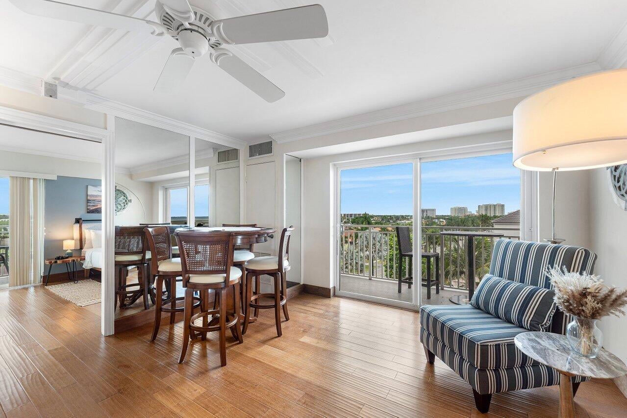  Unit 502 photo 11