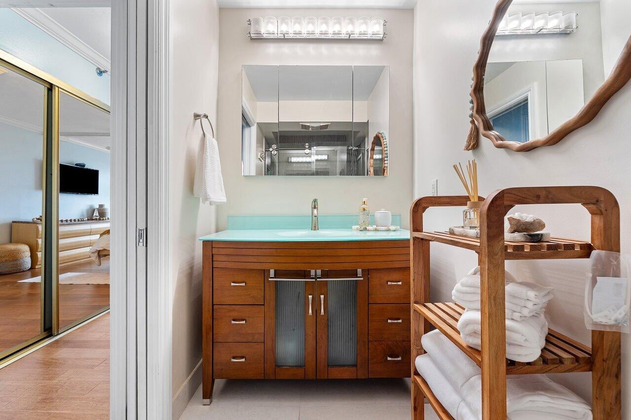  Unit 502 photo 19