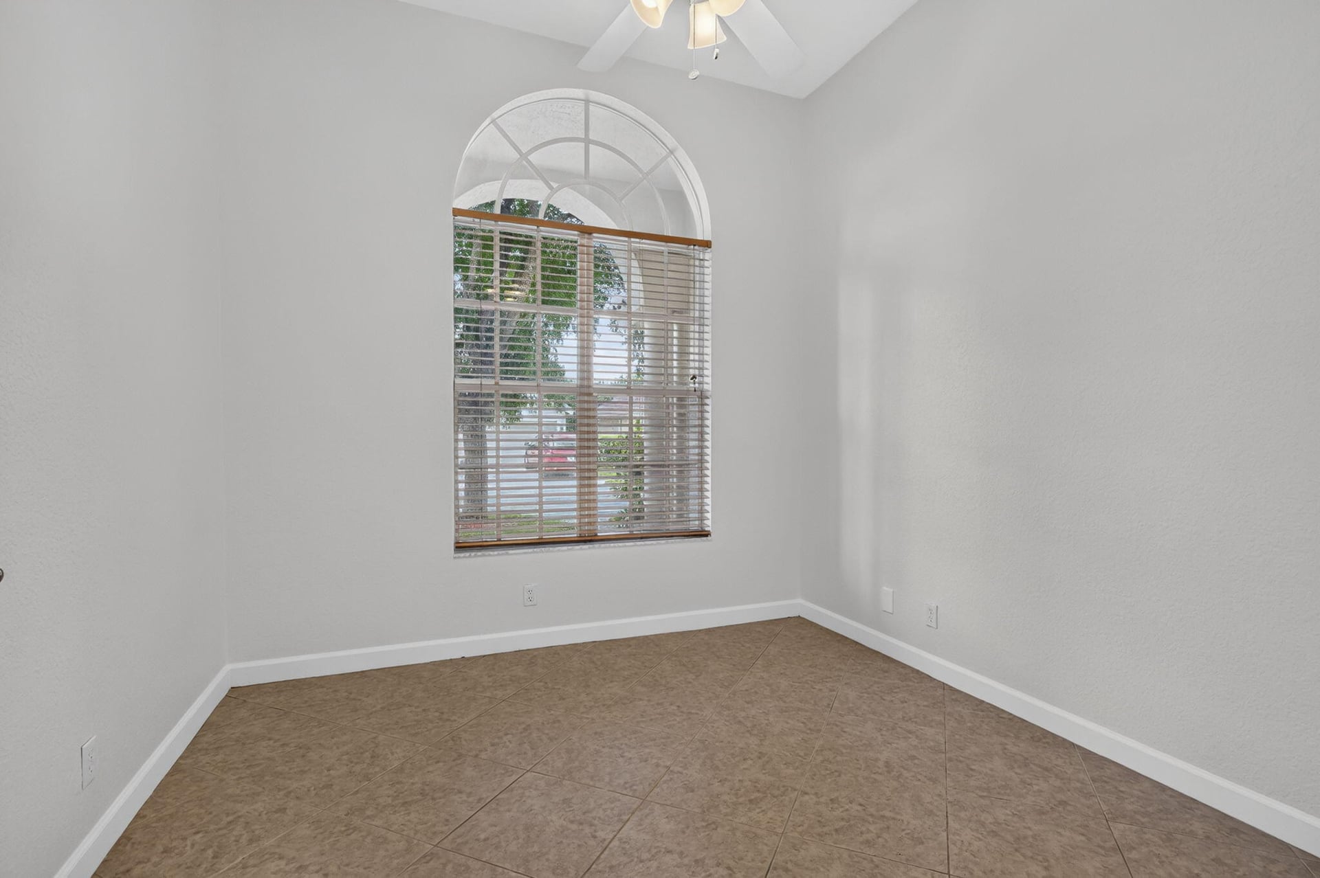  Residence photo 14