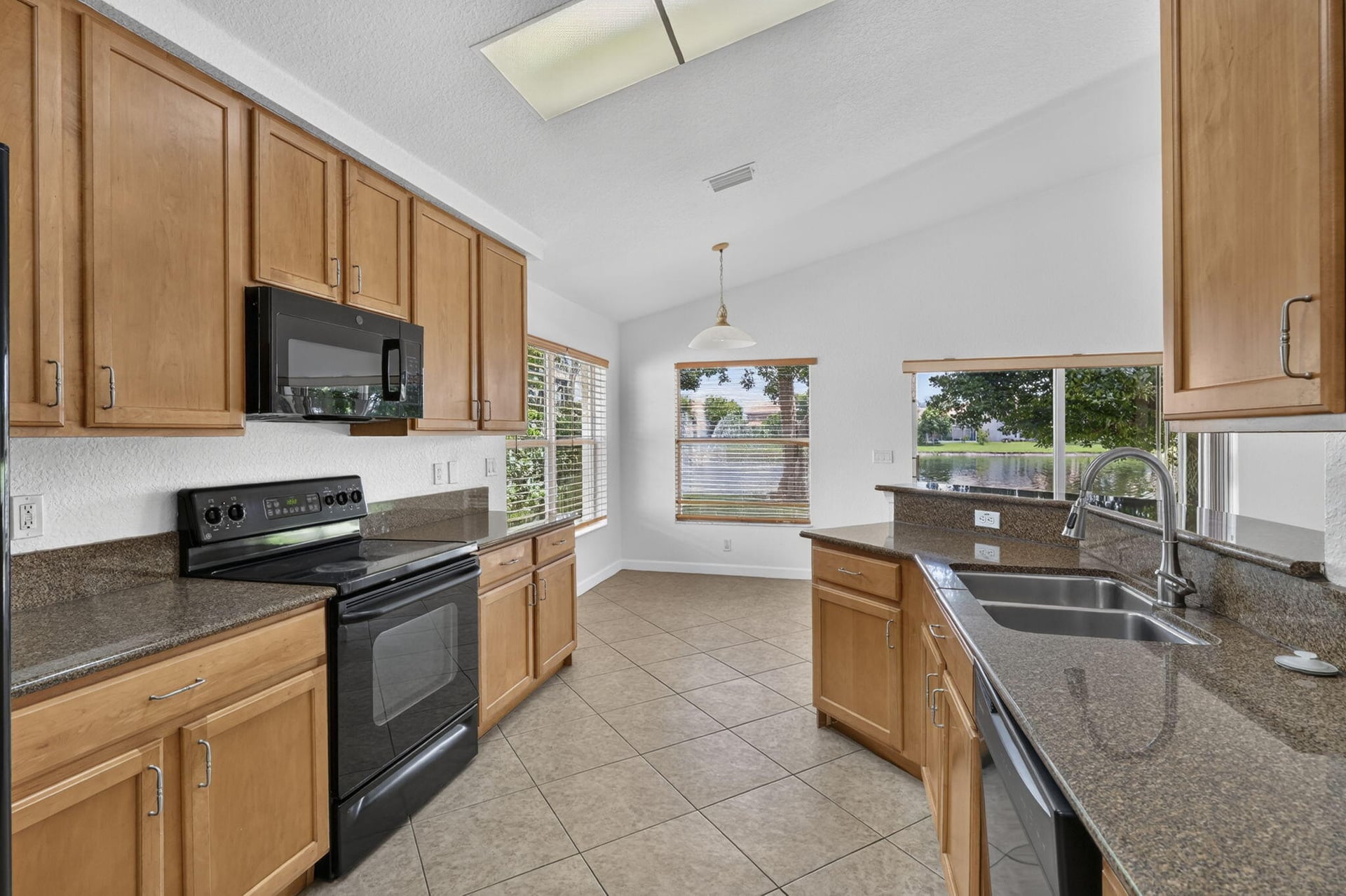  Residence photo 25