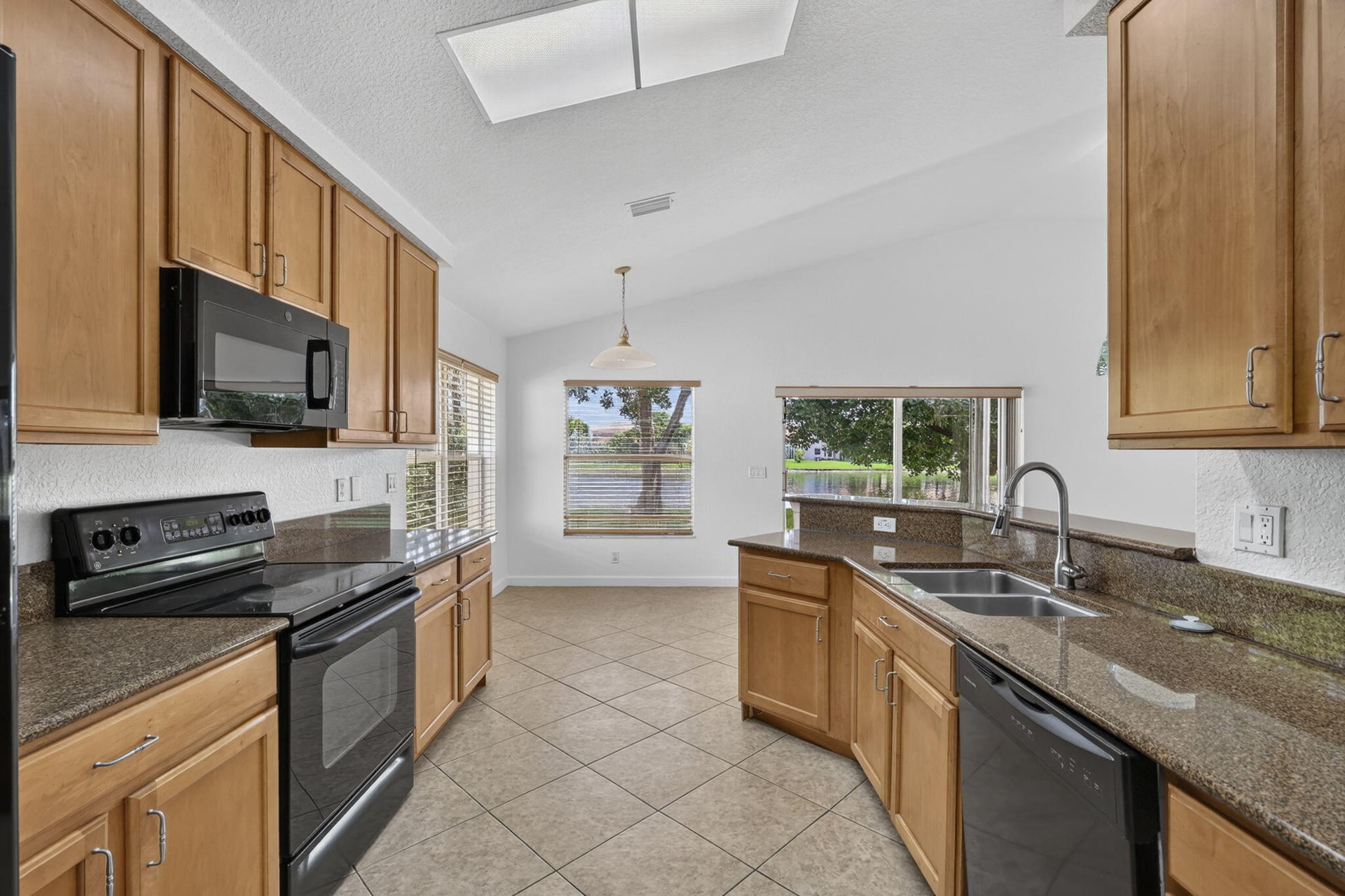  Residence photo 26