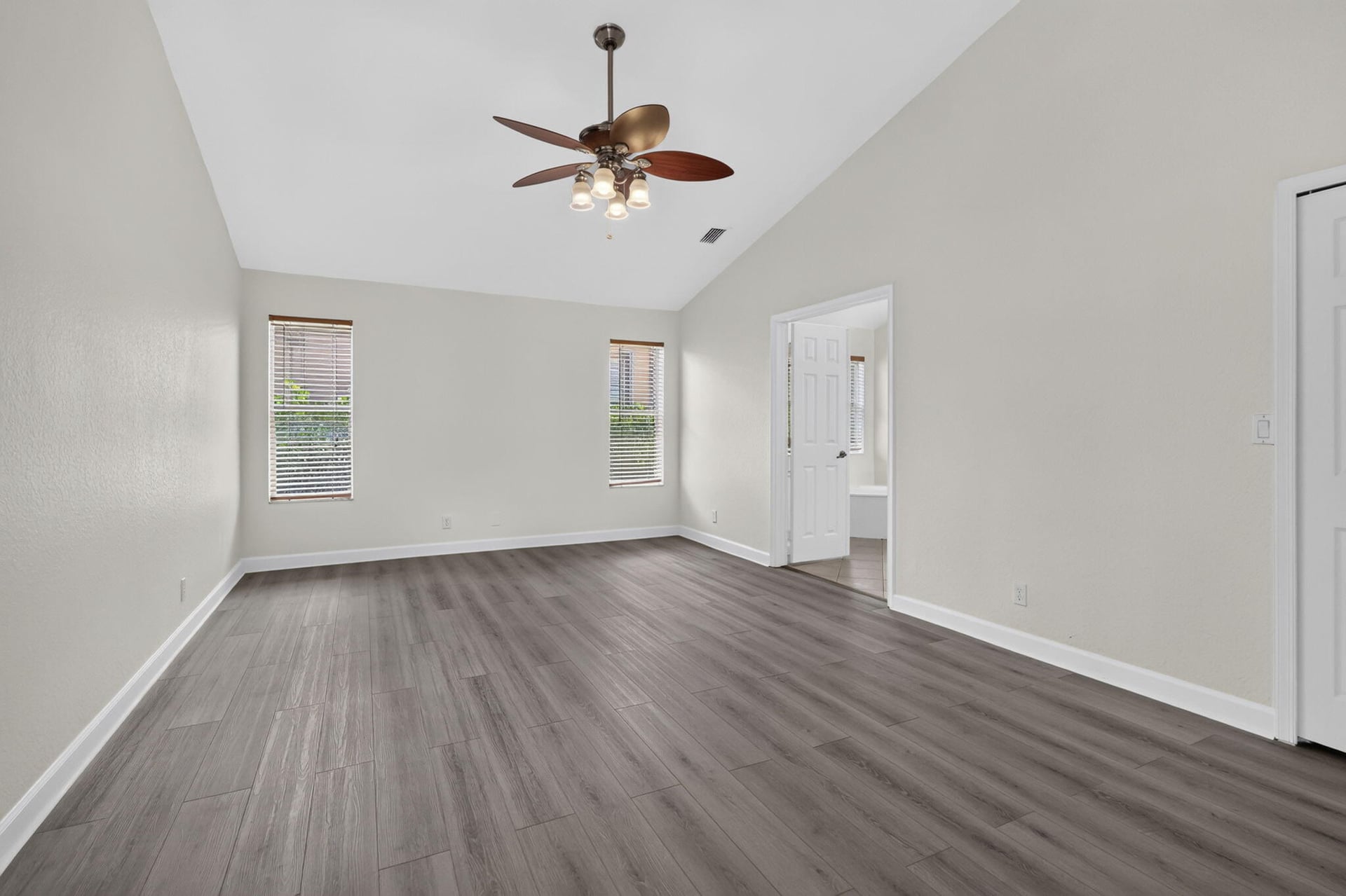  Residence photo 33