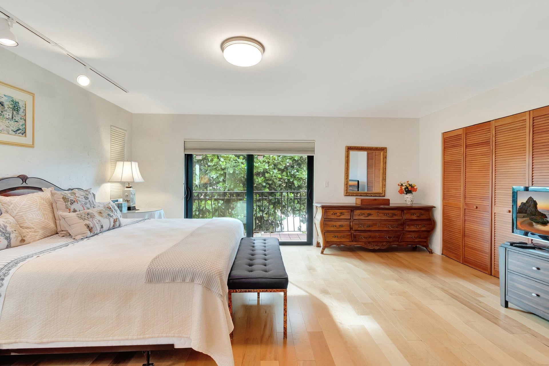 Residence photo 53