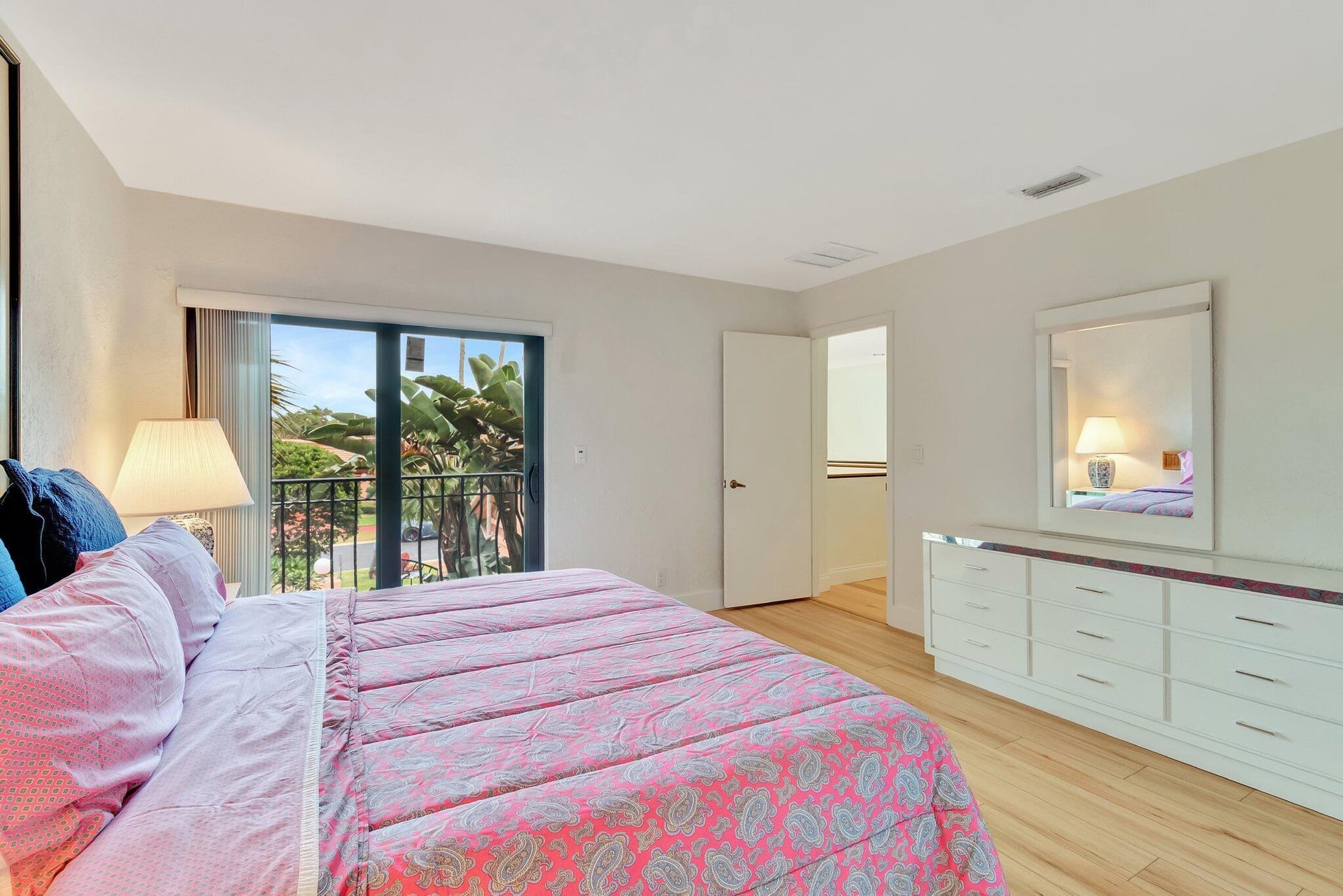 Residence photo 59