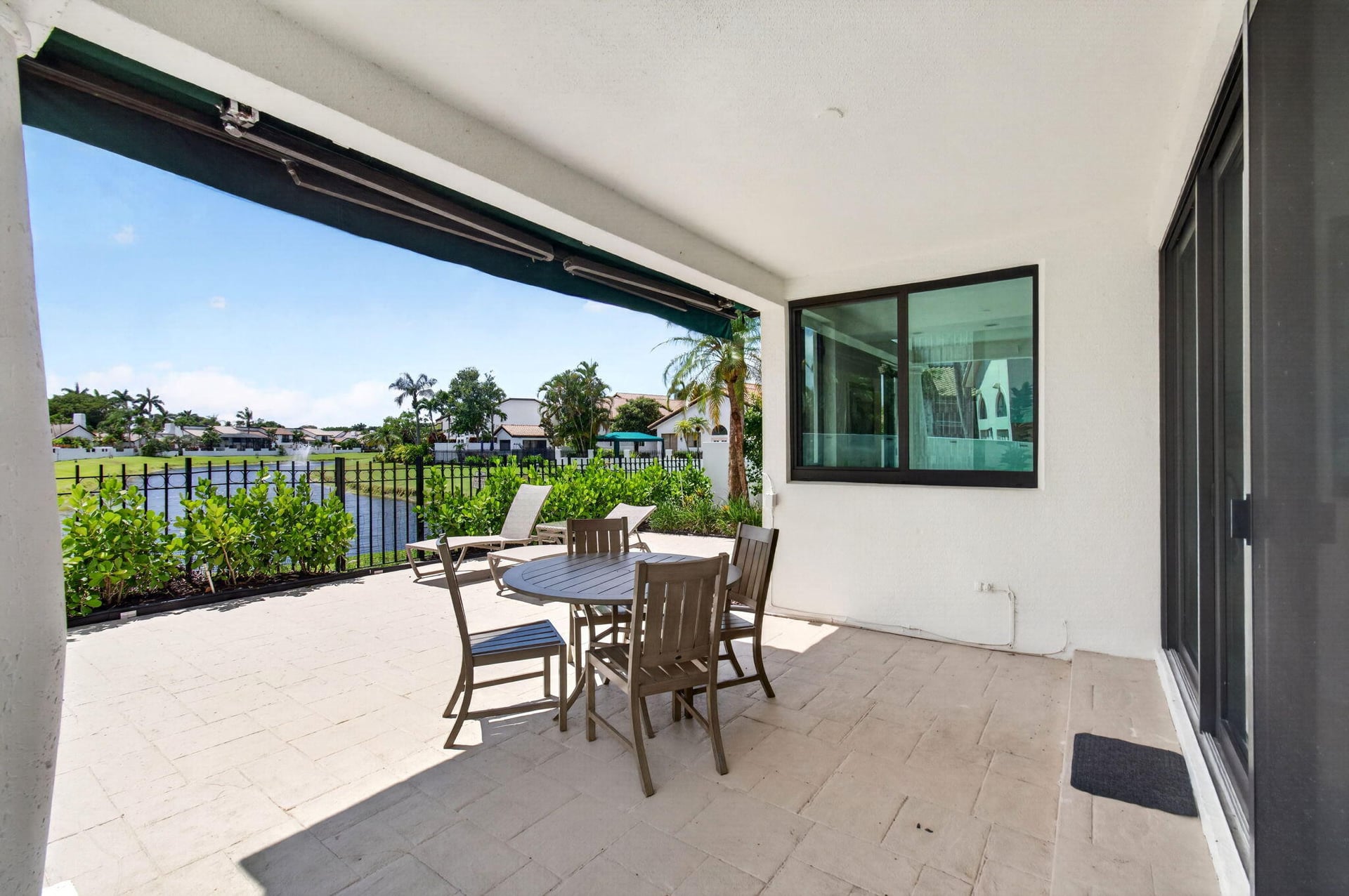 Residence photo 82