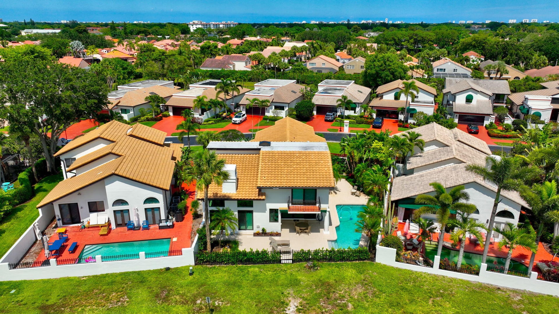 Residence photo 100