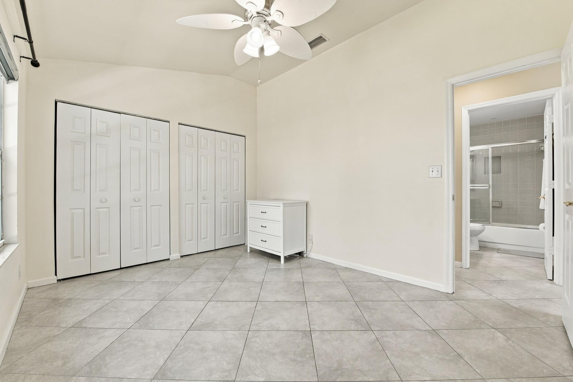 Residence photo 22