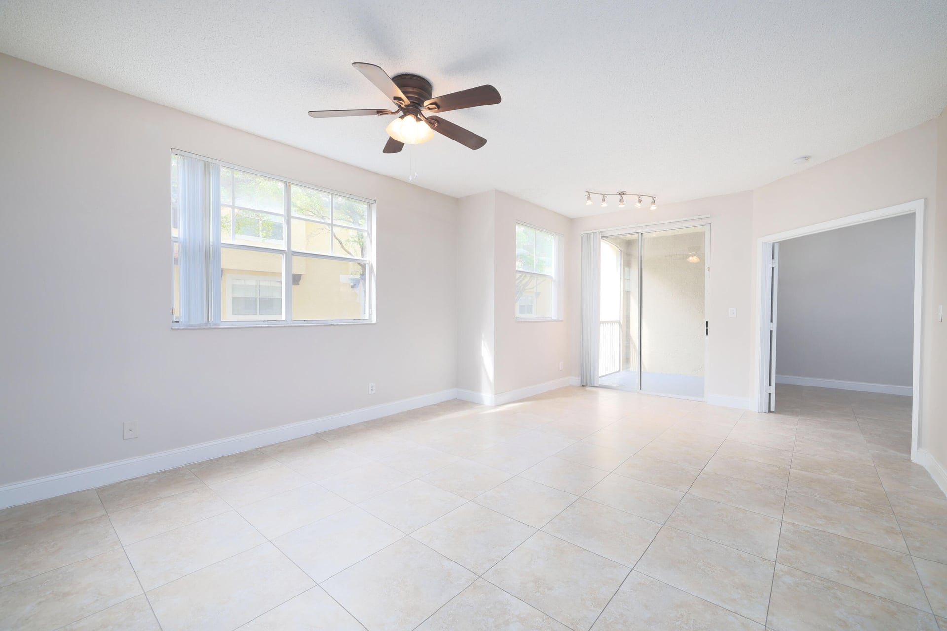 Residence photo 8
