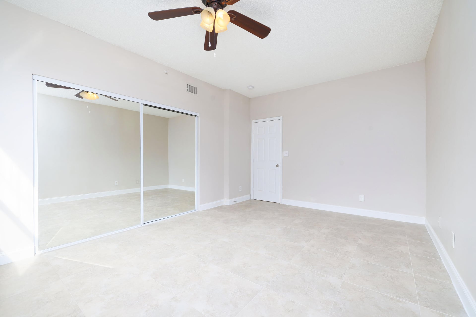 Residence photo 15